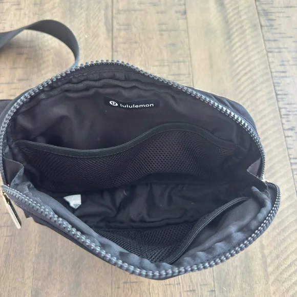lululemon athletica Black Crossbody Bag - Picture 10 of 10